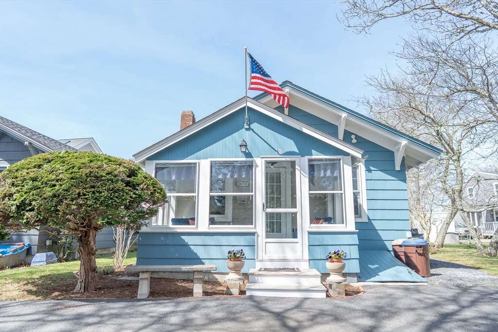 10 Essex Pl, Harwich MA 02646