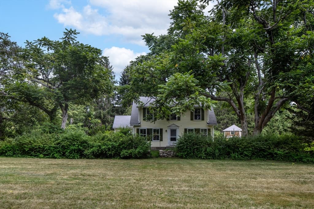 37 Neds Point Rd, Mattapoisett MA 02739 photo 2