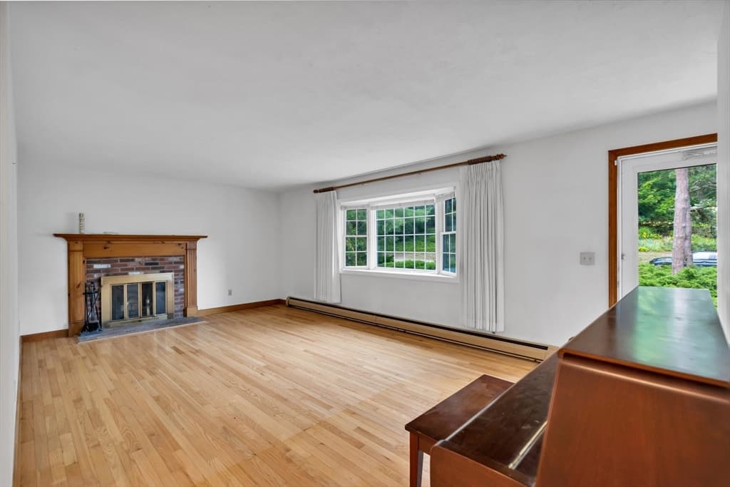 Single Family Residence at 23 Penny Royal Ln, Falmouth MA 02536, Falmouth, photo 7 of 42