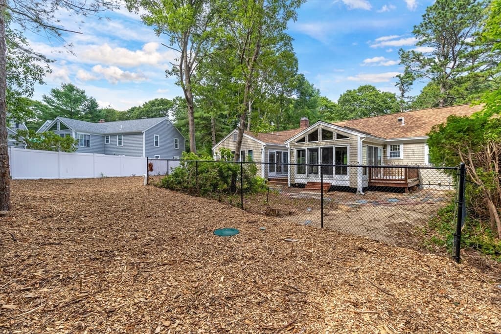 Single Family Residence at 23 Penny Royal Ln, Falmouth MA 02536, Falmouth, photo 5 of 42
