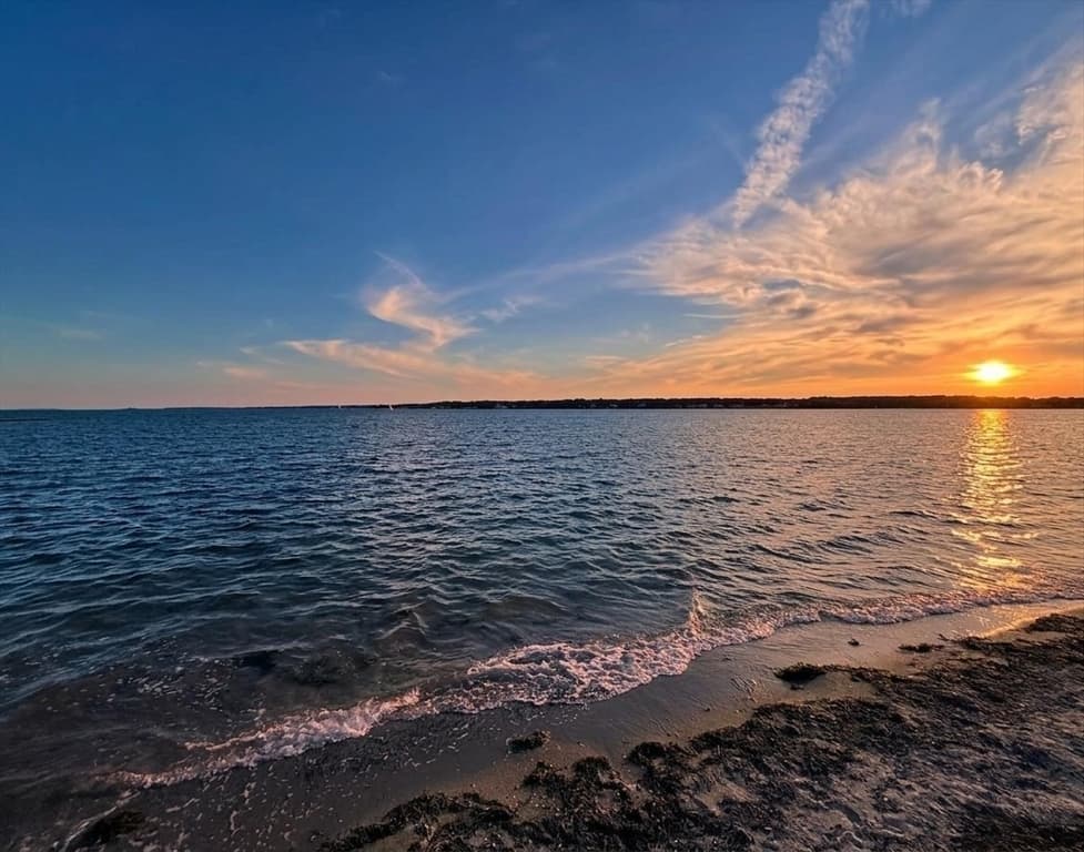 155 Birch St, New Bedford MA 02744
