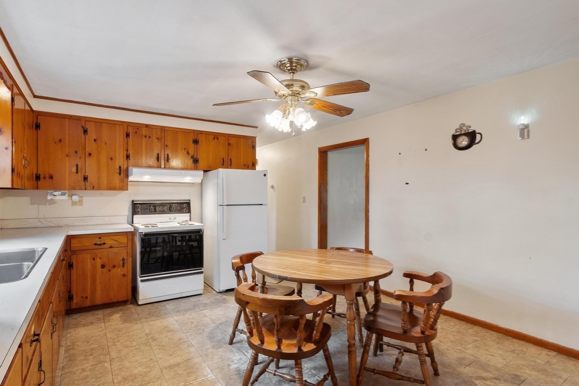 Single Family Residence at 11 Cromie St, Clinton MA 01510, photo 2 of 29