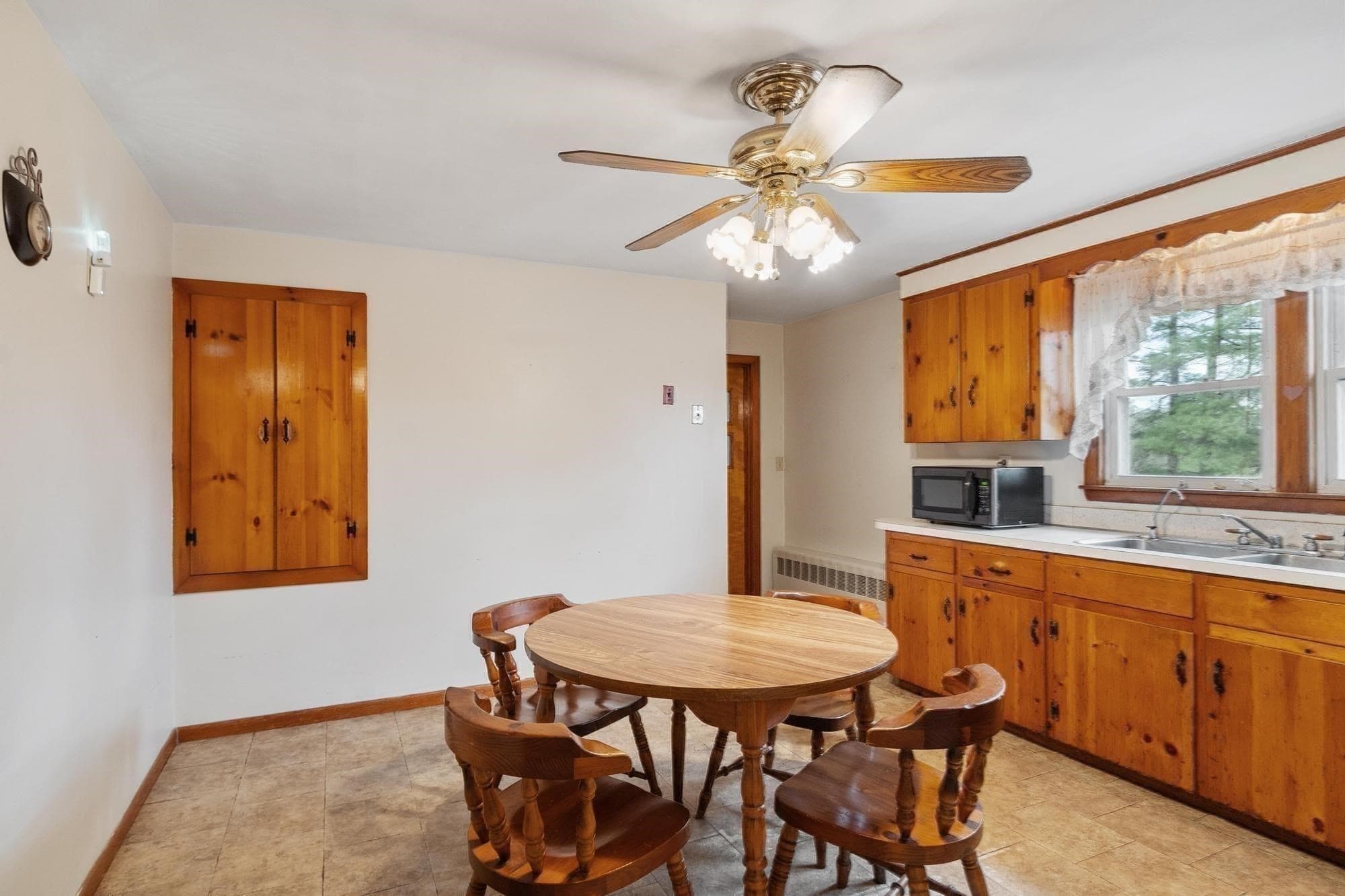 Single Family Residence at 11 Cromie St, Clinton MA 01510, photo 3 of 29