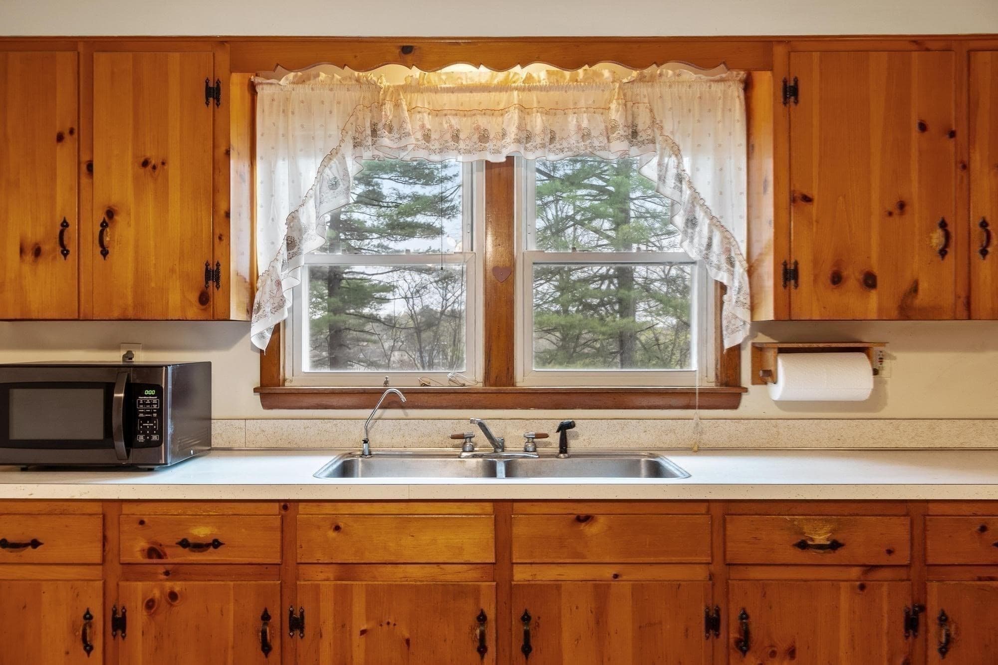 Single Family Residence at 11 Cromie St, Clinton MA 01510, photo 4 of 29