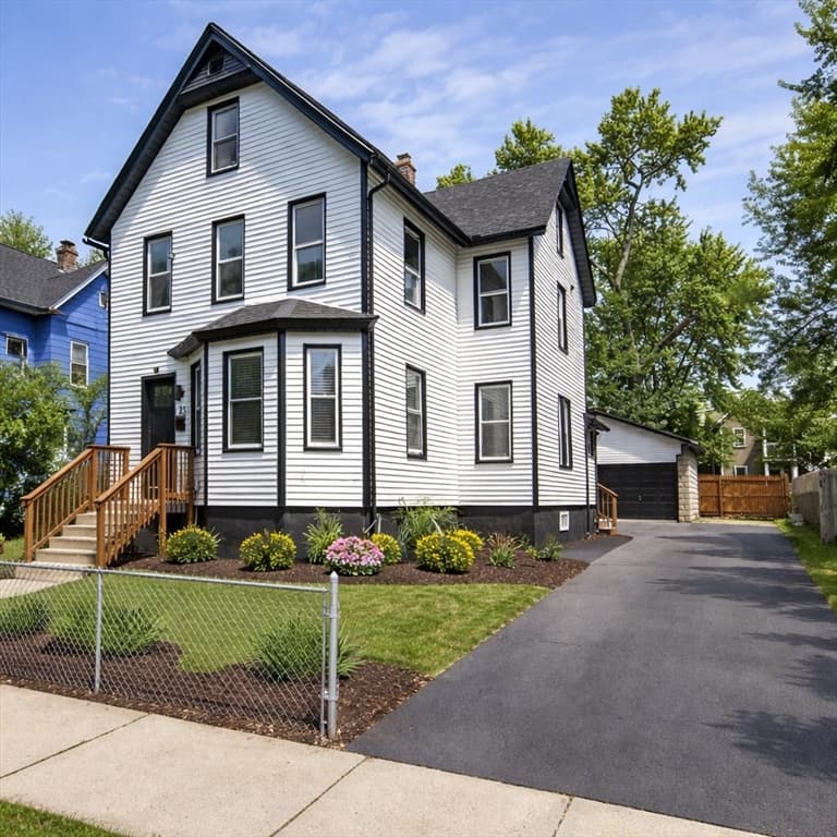 25 Dawes St., Springfield MA 01109