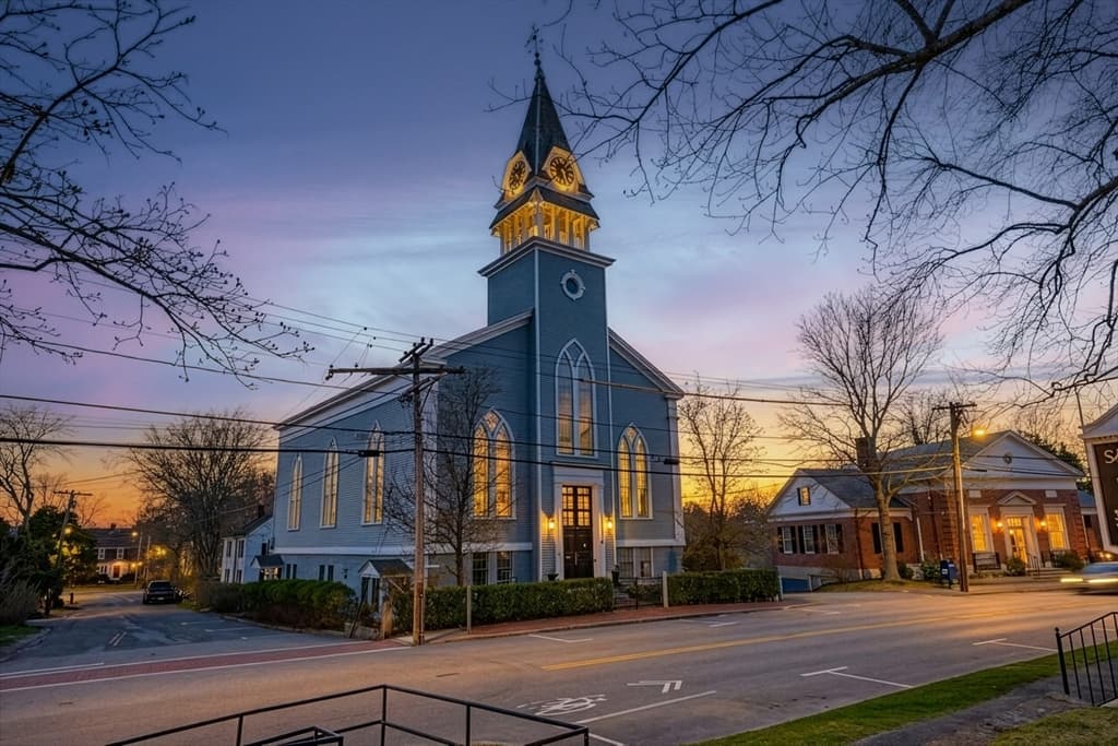 143 Main St, Sandwich MA 02563