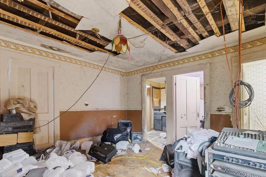 Single Family Residence at 147 Plymouth St, Carver MA 02330, Carver, photo 5 of 15