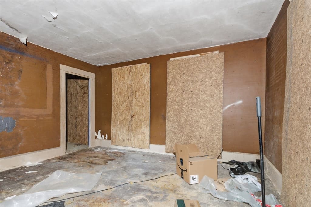 Single Family Residence at 147 Plymouth St, Carver MA 02330, Carver, photo 11 of 15