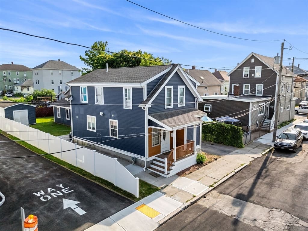 883 Grinnell St, Fall River MA 02721 photo 2