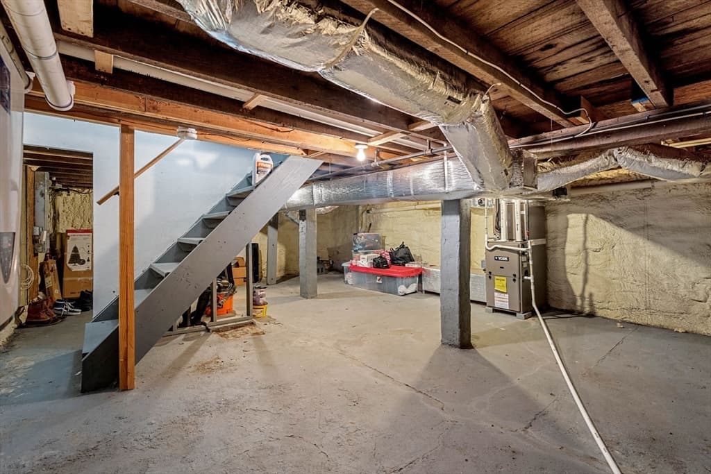 883 Grinnell St, Fall River MA 02721 photo 25