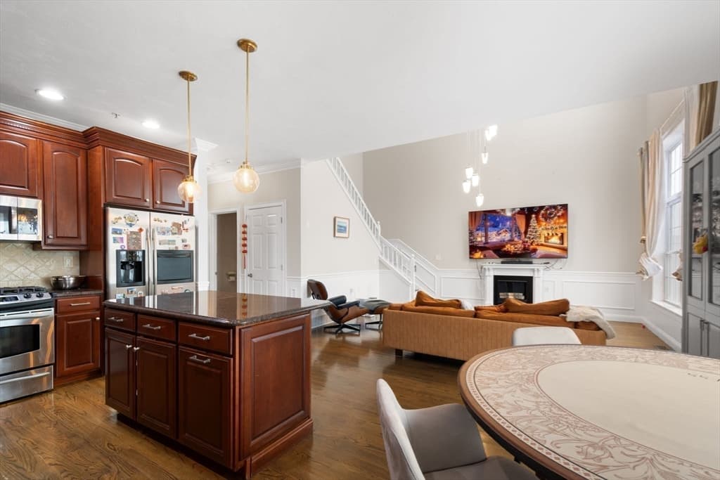 806 Ledgewood Way # 806, Clinton MA 01510 photo 6