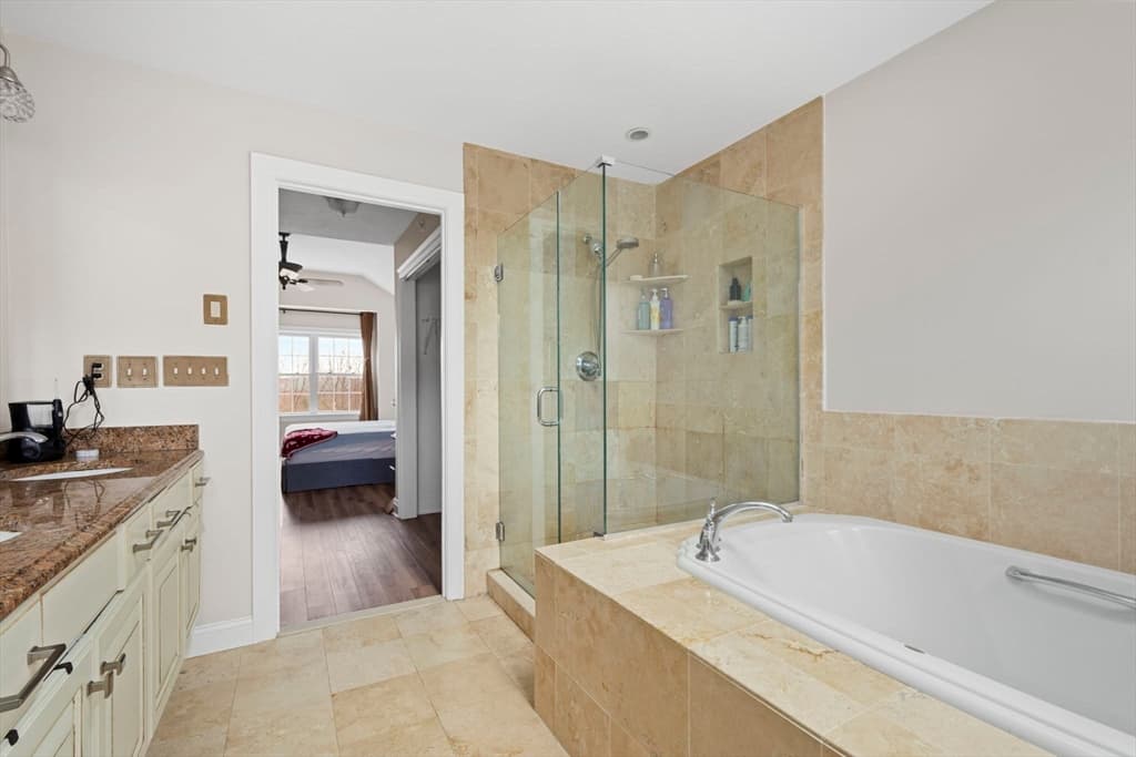 806 Ledgewood Way # 806, Clinton MA 01510 photo 22
