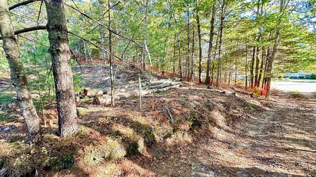 221 Beaver Dam Rd, Plymouth MA 02360