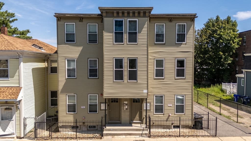 5-9 Family at 39-41 W. Walnut Park, Boston MA 02119, photo 20 of 20