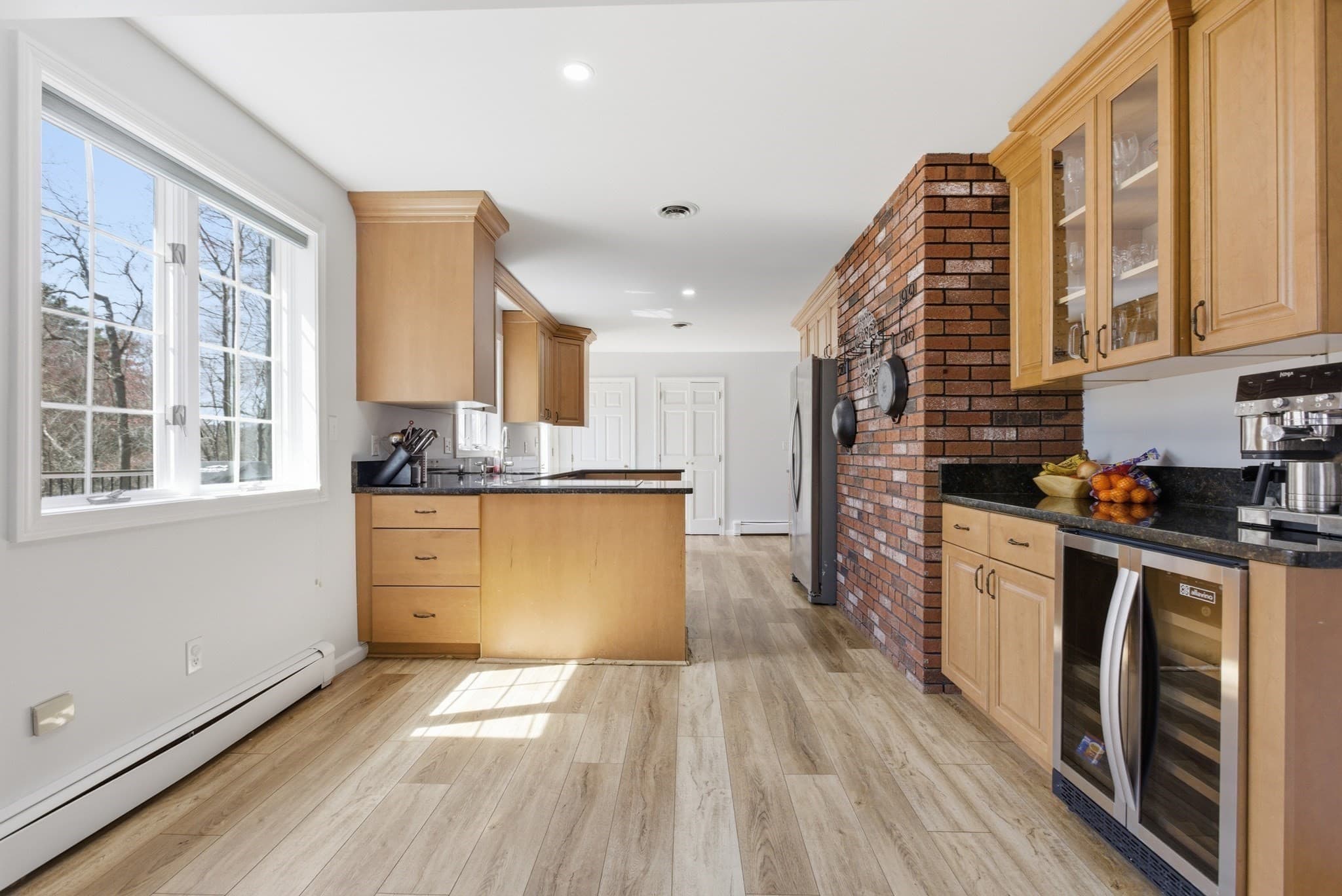 Single Family Residence at 28 Lancelot Ct, Norwood MA 02062, Norwood, photo 12 of 40