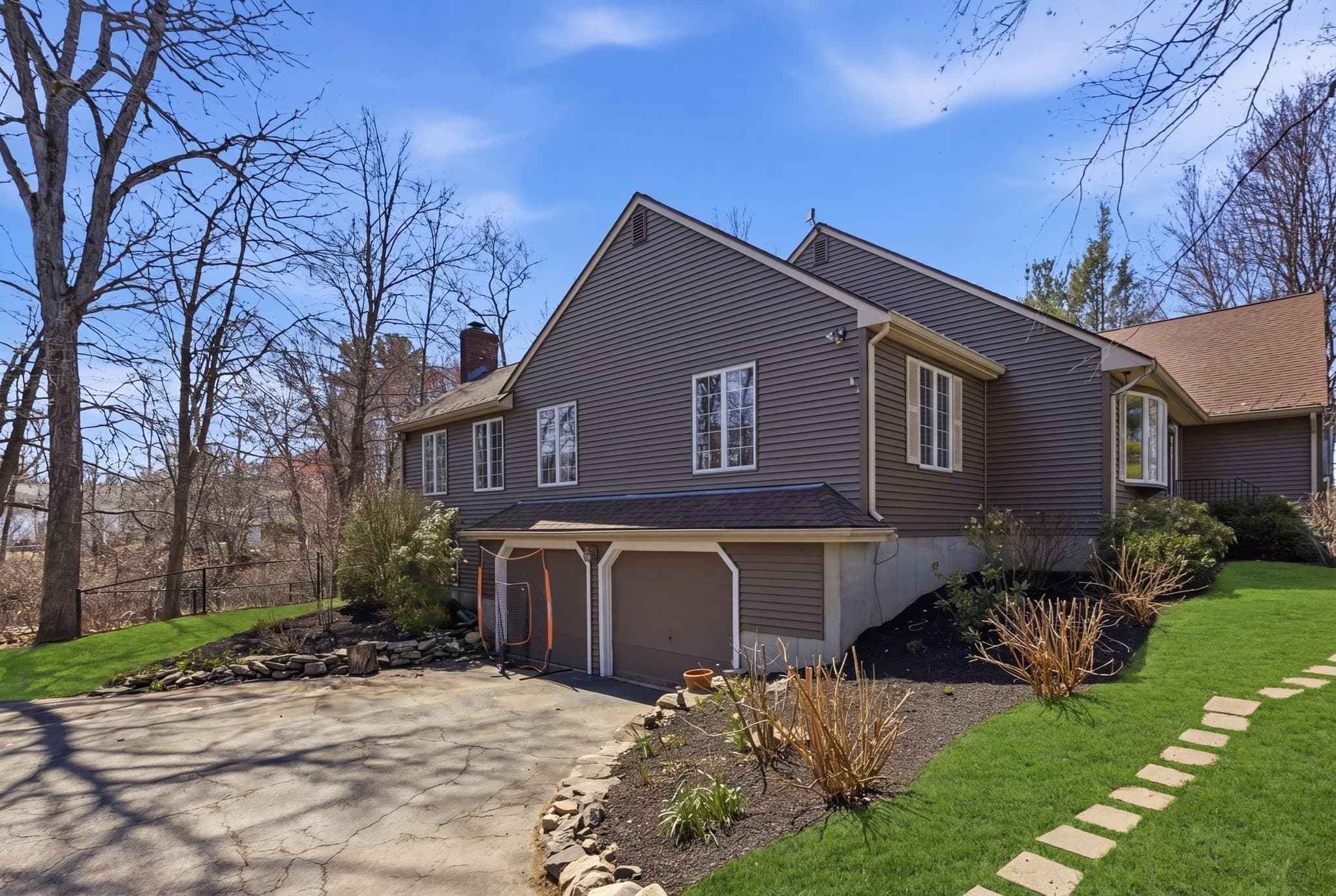 Single Family Residence at 28 Lancelot Ct, Norwood MA 02062, Norwood, photo 3 of 40