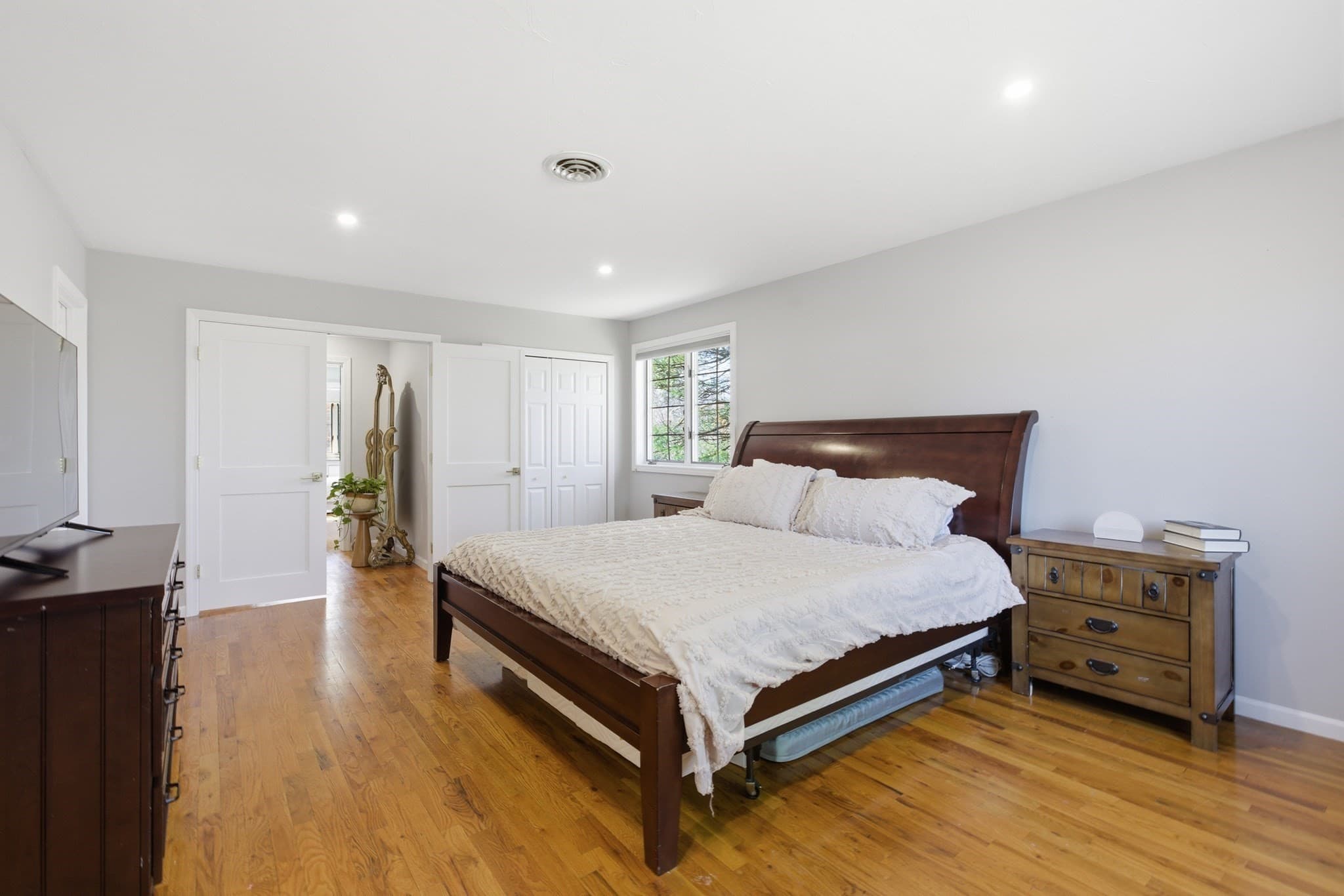 Single Family Residence at 28 Lancelot Ct, Norwood MA 02062, Norwood, photo 20 of 40
