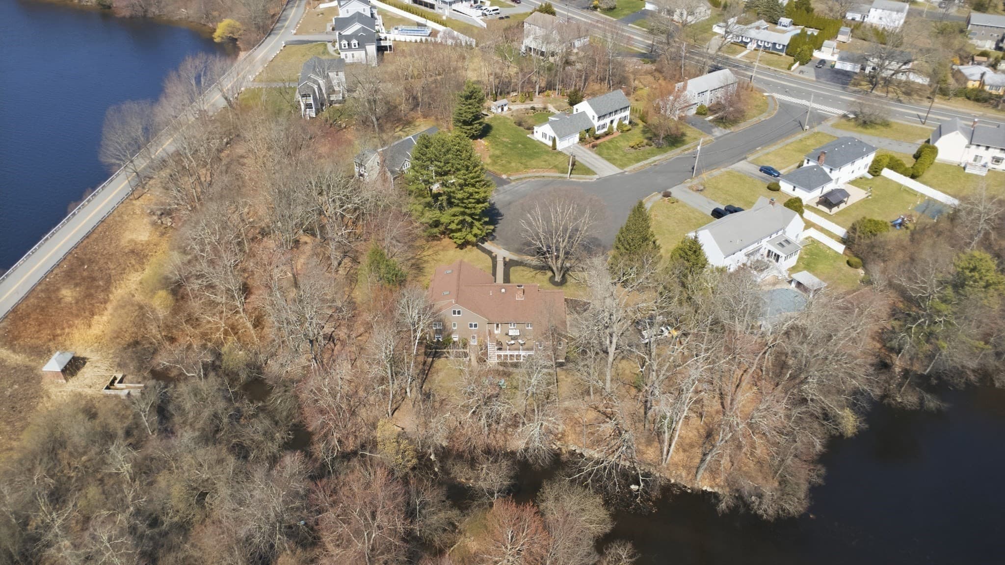 Single Family Residence at 28 Lancelot Ct, Norwood MA 02062, Norwood, photo 35 of 40