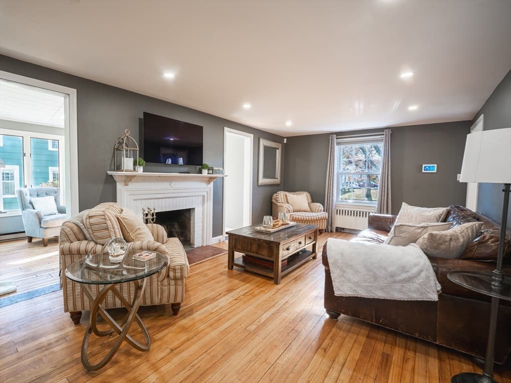 Single Family Residence at 87 Bridle Path Rd, Springfield MA 01118, Springfield, photo 6 of 35