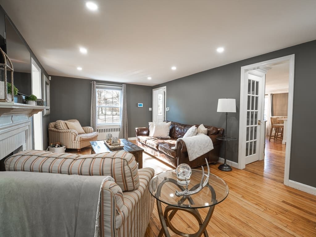 Single Family Residence at 87 Bridle Path Rd, Springfield MA 01118, Springfield, photo 7 of 35
