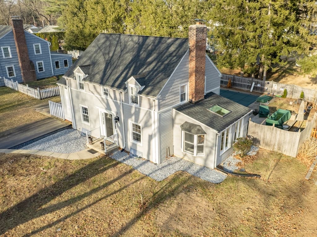 Single Family Residence at 87 Bridle Path Rd, Springfield MA 01118, Springfield, photo 3 of 35
