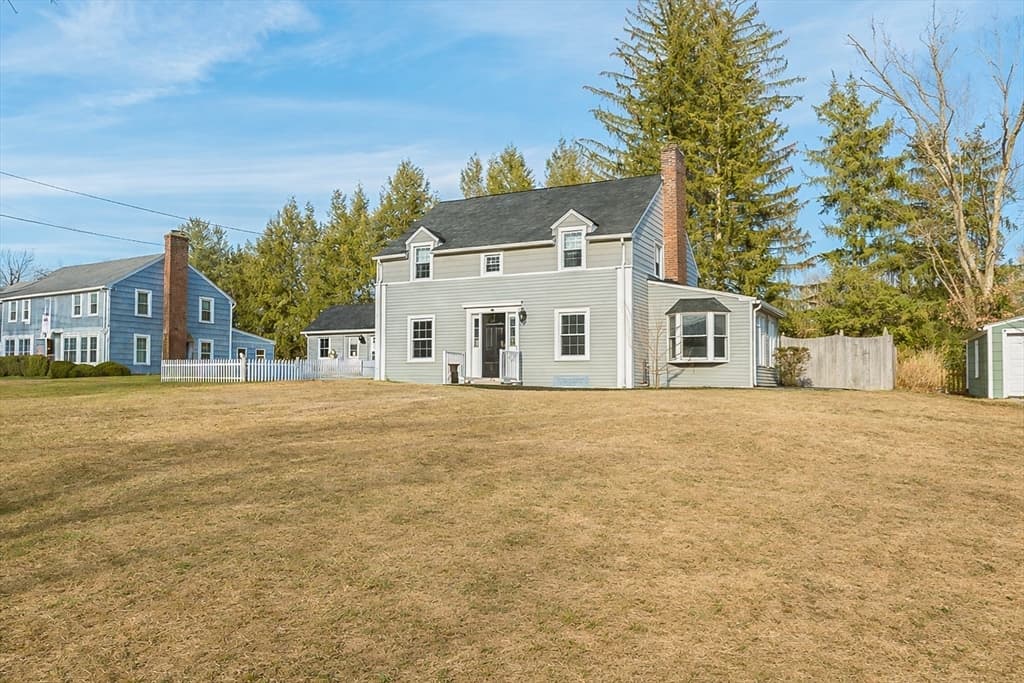 Single Family Residence at 87 Bridle Path Rd, Springfield MA 01118, Springfield, photo 4 of 35