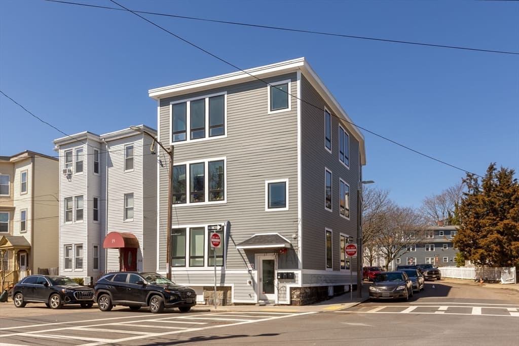 Condominium at 17 Chestnut Ave # 3, Boston MA 02130, photo 15 of 17