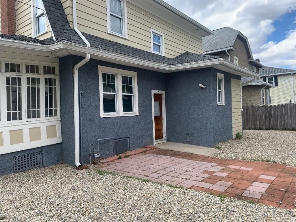 Single Family Residence at 147 Belvidere St, Springfield MA 01108, Springfield, photo 25 of 27