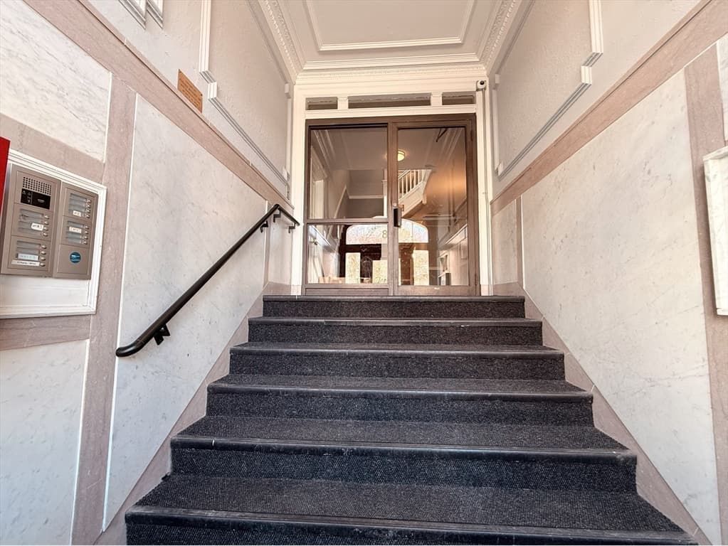 Condominium at 8 Ransom Rd # 8, Boston MA 02135, photo 13 of 15