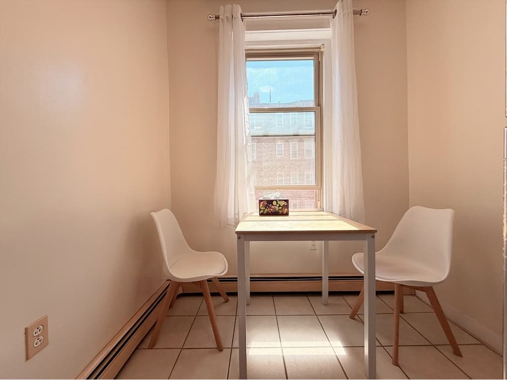 Condominium at 8 Ransom Rd # 8, Boston MA 02135, photo 4 of 15