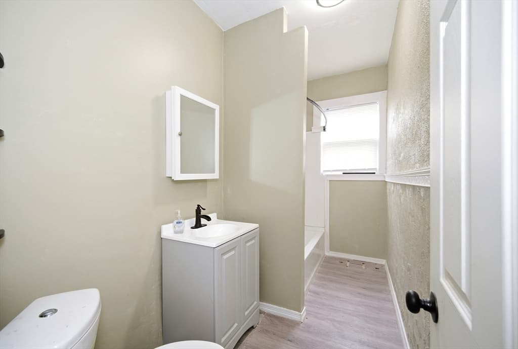 3 Family at 9 Helen St, Boston MA 02124, photo 7 of 16
