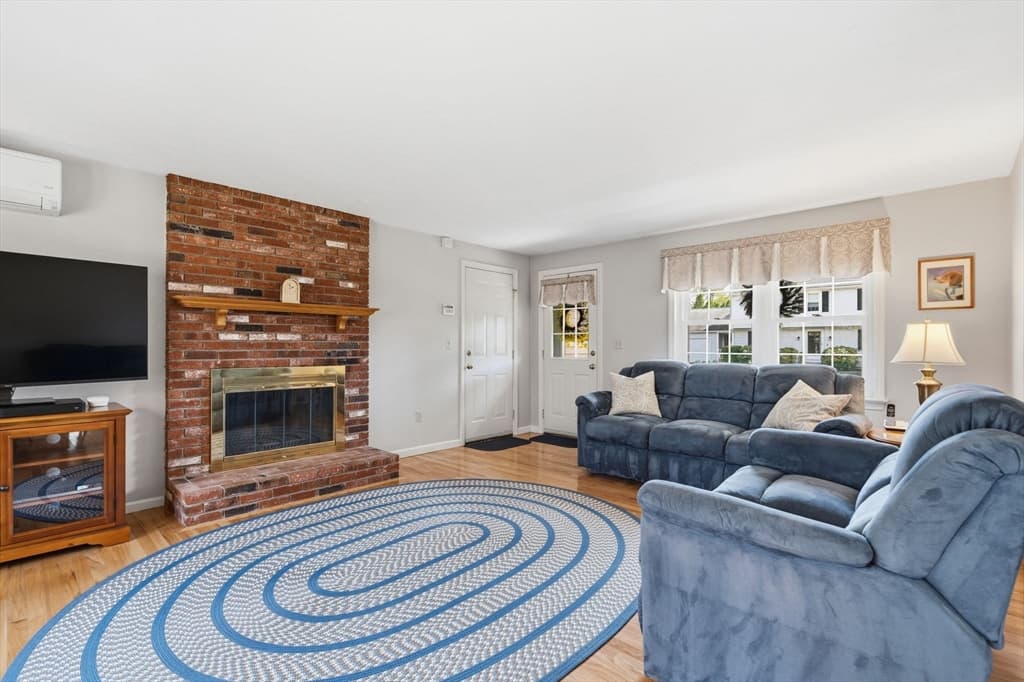 Single Family Residence at 32 Dolly Dr, Worcester MA 01604, photo 13 of 28