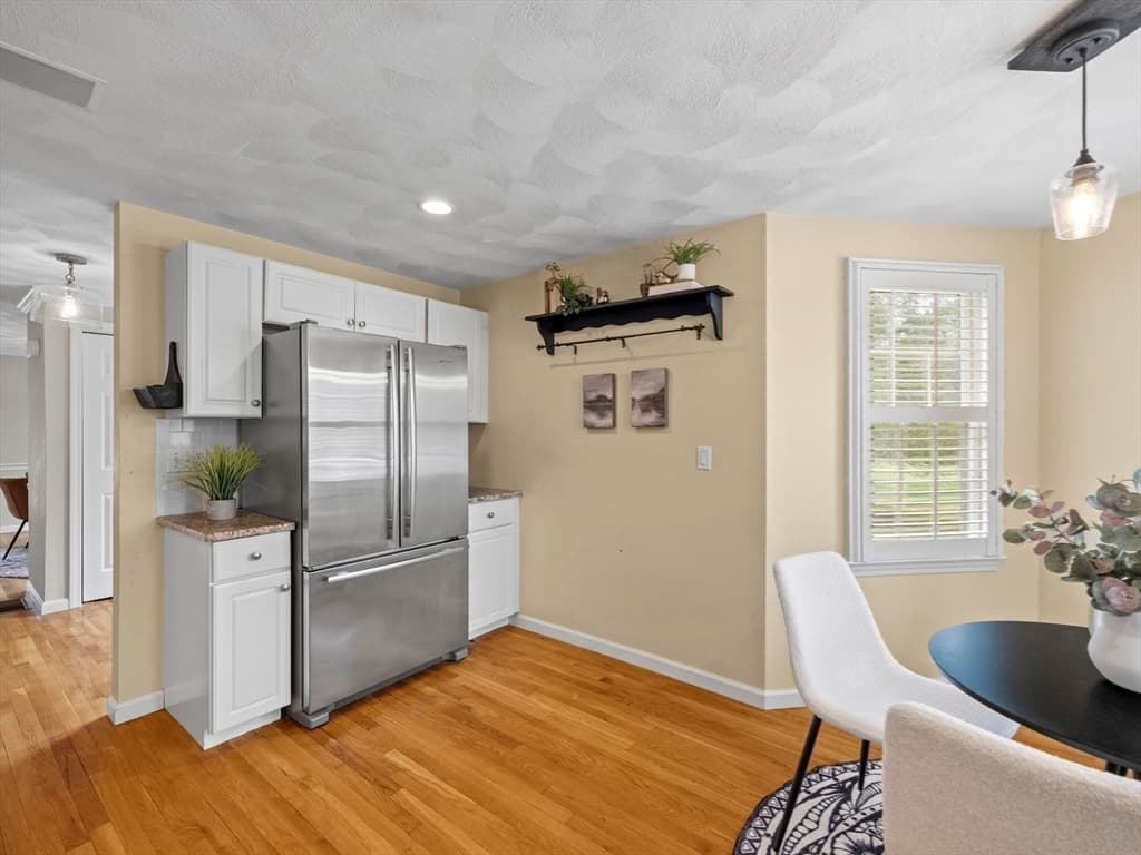 Condominium at 31 Forest Lane # 31, Hopkinton MA 01748, photo 13 of 31