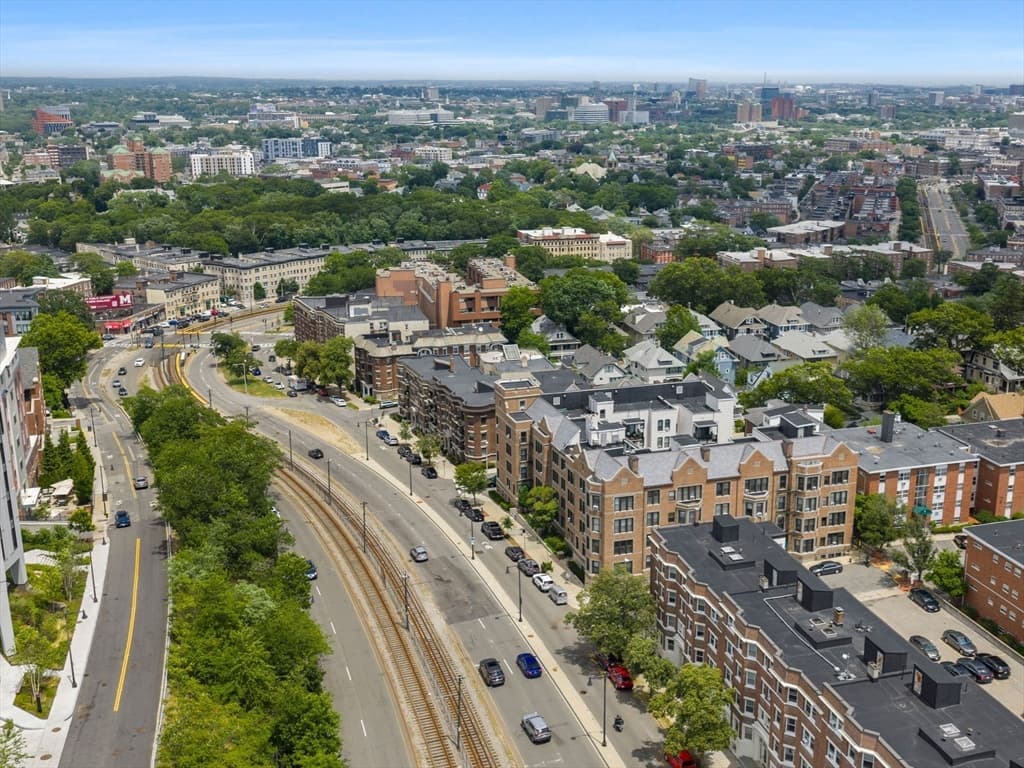 Condominium at 1486 Commonwealth Ave # 4, Boston MA 02135, photo 16 of 17