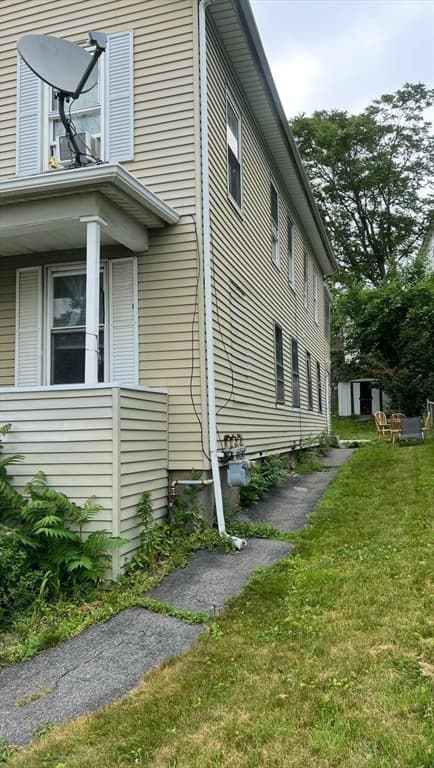 71 Fox St, Worcester MA 01604 photo 2