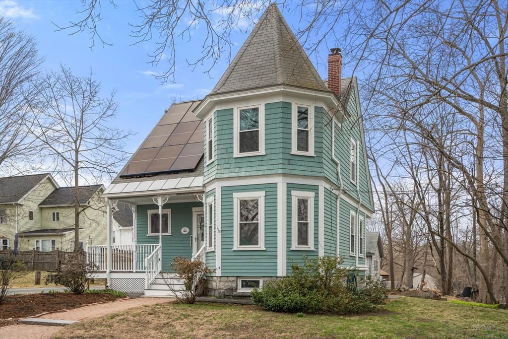 58 Church St, Chelmsford MA 01863