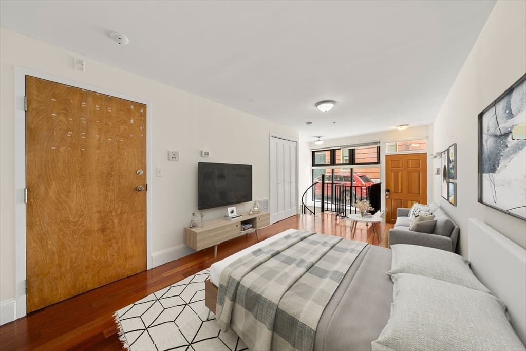 Condominium at 46 N Bennet St # 1, Boston MA 02113, photo 2 of 20