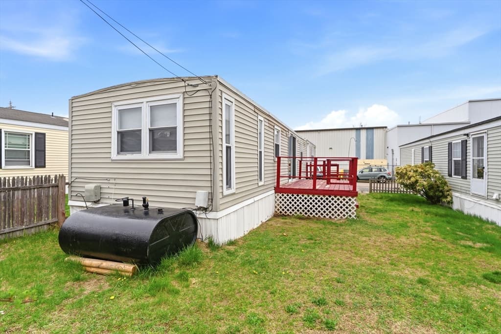 11 East Dr, East Providence RI 02916 photo 4