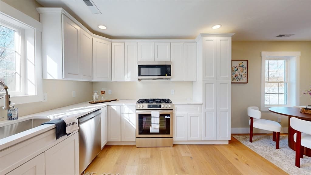 Single Family Residence at 42 Hastings Avenue, Worcester MA 01606, photo 12 of 39