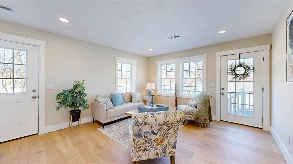 Single Family Residence at 42 Hastings Avenue, Worcester MA 01606, photo 21 of 39