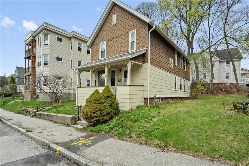 40 Duxbury Rd, Worcester MA 01605 photo 2