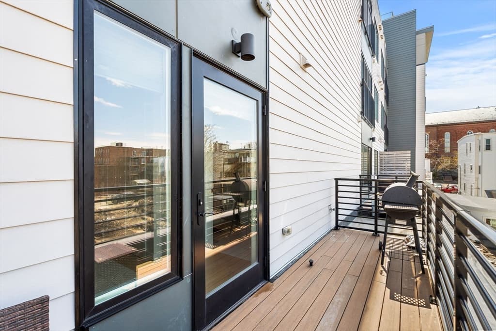 Condominium at 287 Maverick Street # 201, Boston MA 02128, Boston, photo 6 of 17