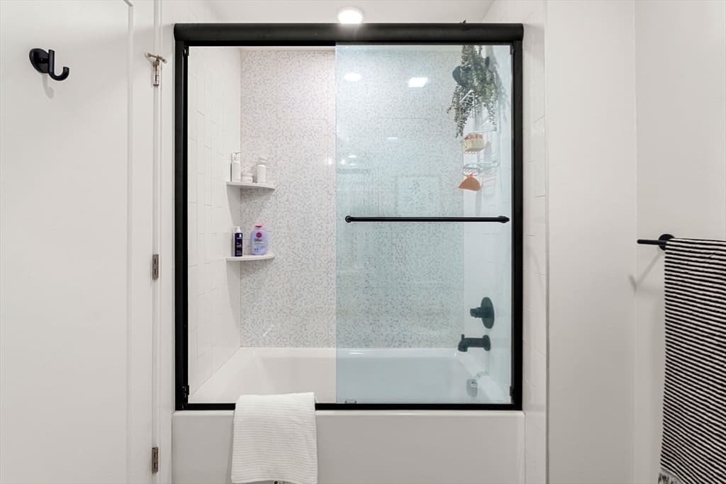 Condominium at 287 Maverick Street # 201, Boston MA 02128, Boston, photo 13 of 17