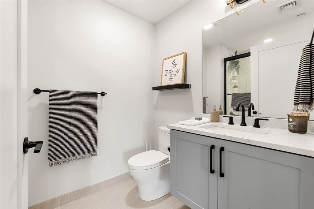 Condominium at 287 Maverick Street # 201, Boston MA 02128, Boston, photo 12 of 17
