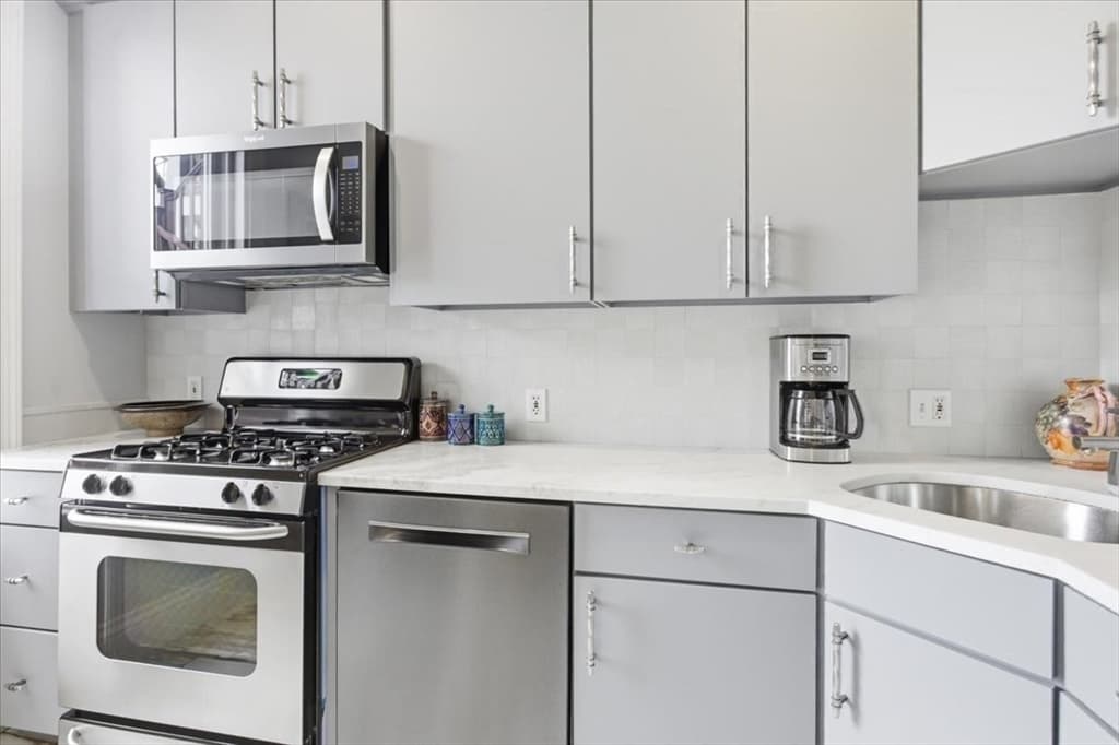 Condominium at 96 Seaverns Ave # 1, Boston MA 02130, photo 7 of 42