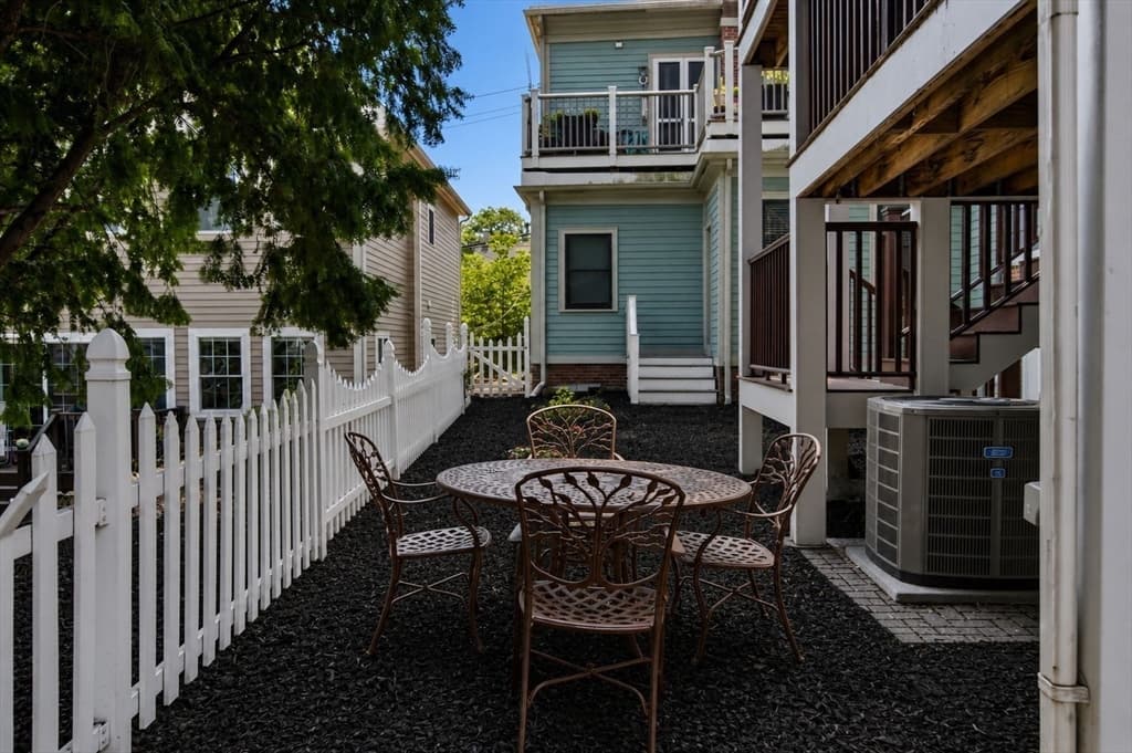 Condominium at 96 Seaverns Ave # 1, Boston MA 02130, photo 33 of 42