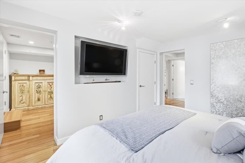 Condominium at 96 Seaverns Ave # 1, Boston MA 02130, photo 25 of 42
