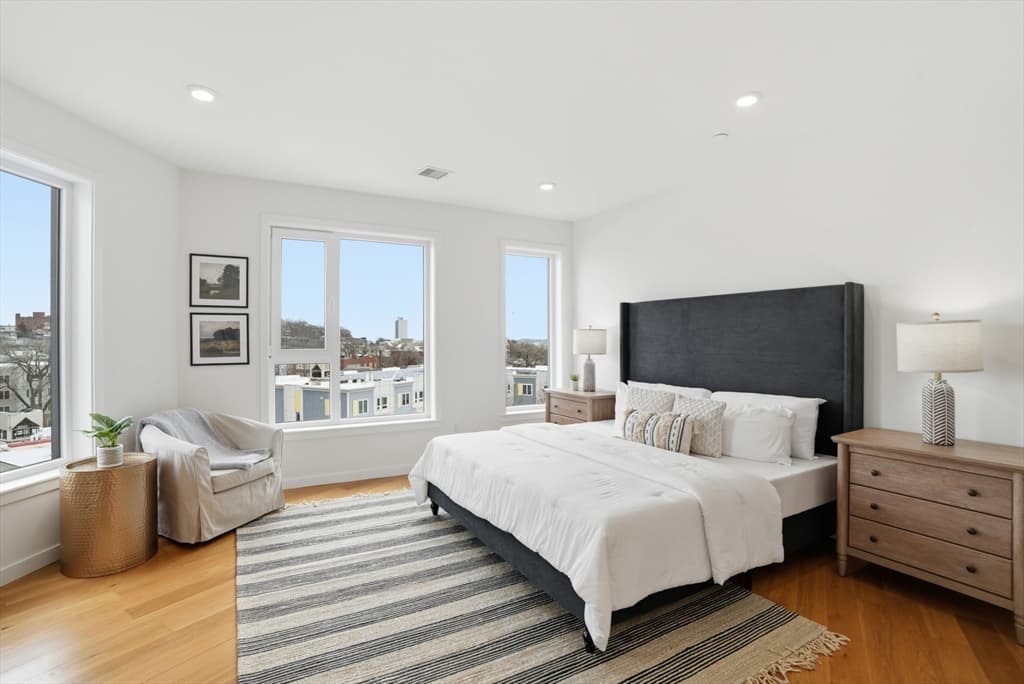 Condominium at 267 Old Colony # 506, Boston MA 02127, Boston, photo 14 of 35