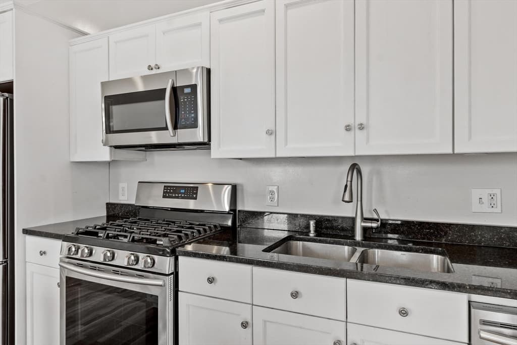 Condominium at 126 Washington Ave # 2, Chelsea MA 02150, Chelsea, photo 7 of 20