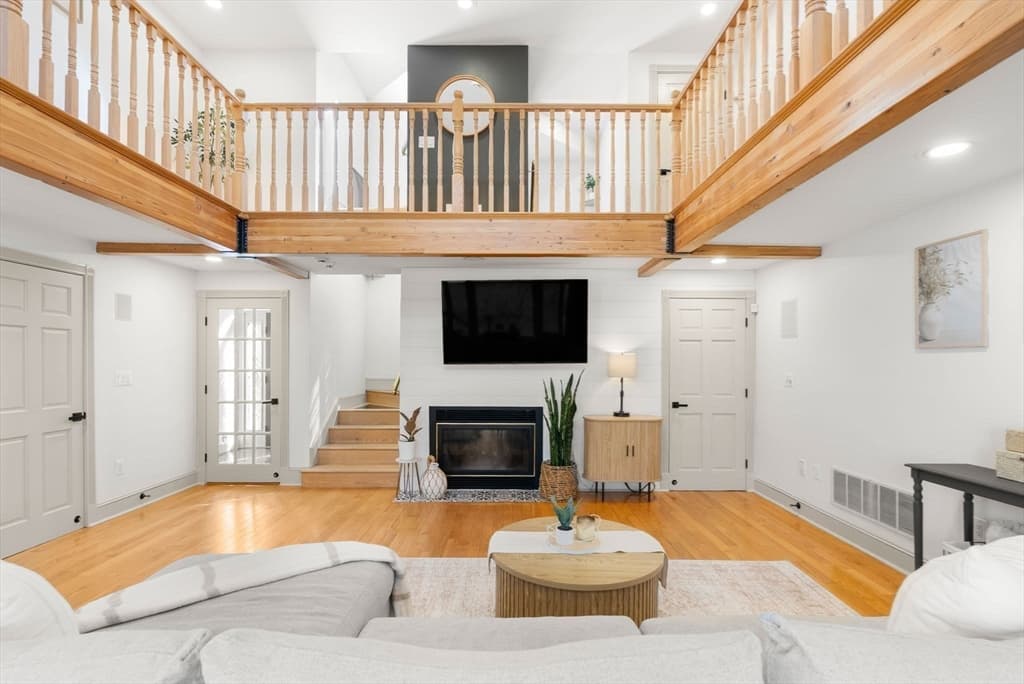 Single Family Residence at 22 Old Cambridge Turnpike, Lincoln MA 01773, Lincoln, photo 6 of 42